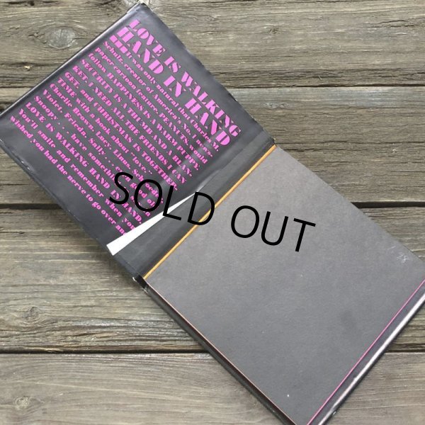 画像3: Vintage Book Snoopy Love is walking Hand in Hand (S142） (3)