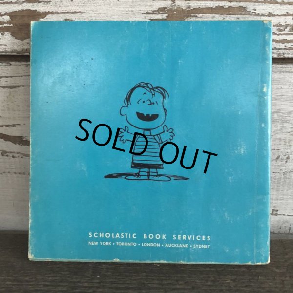 画像2: Vintage Book Snoopy Happiness is a sad song (S138） (2)