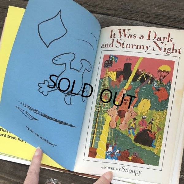 画像8: Vintage Book SNOOPY AND "It Was a Dark and Stormy Night" (S137） (8)