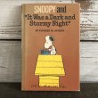 画像1: Vintage Book SNOOPY AND "It Was a Dark and Stormy Night" (S137） (1)