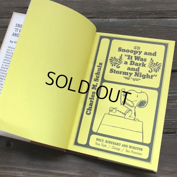 画像4: Vintage Book SNOOPY AND "It Was a Dark and Stormy Night" (S137） (4)