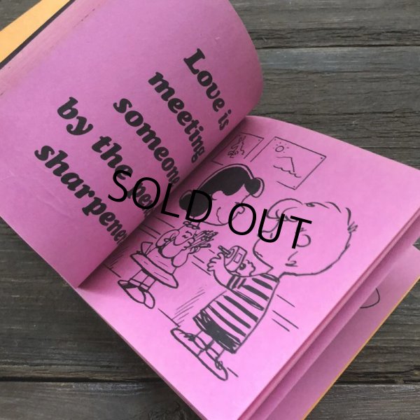 画像7: Vintage Book Snoopy Love is walking Hand in Hand (S141） (7)