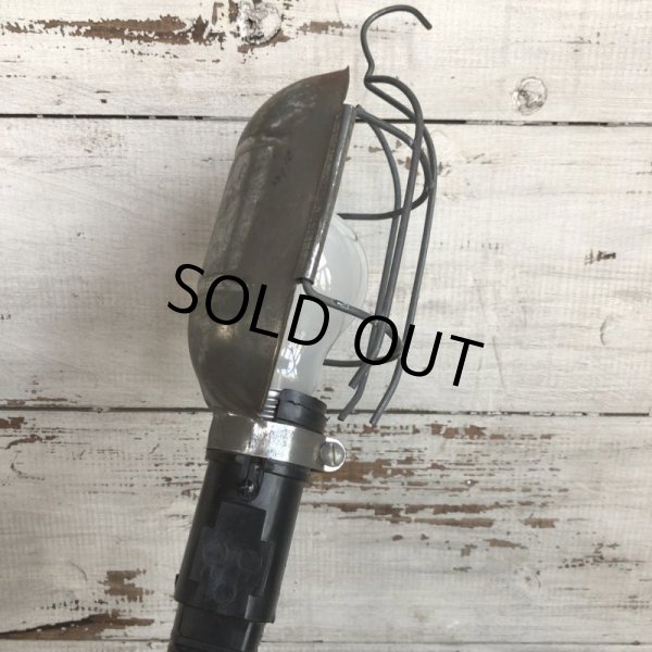画像2: Vintage Industrial Trouble Lamp (S215) (2)