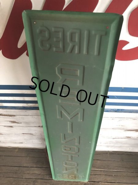 画像7: Vintage Original Embossed Metal REMINGTON Tires Sign (S349） (7)