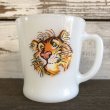 画像1: Vintage Fire King EXXON Esso Tiger D handle Mug (S352) (1)