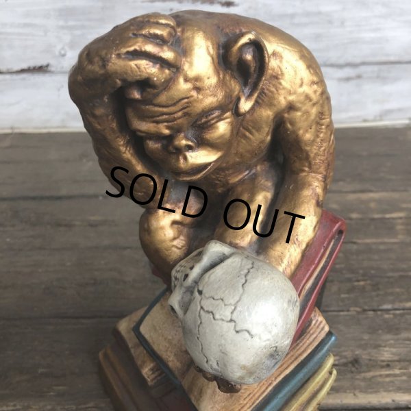 画像8: Vintage Darwin Monkey On Books w/ Skull Chalkware Statue (S485) (8)