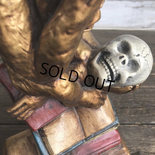 画像6: Vintage Darwin Monkey On Books w/ Skull Chalkware Statue (S485) (6)