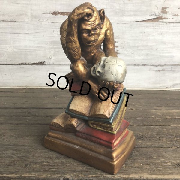 画像2: Vintage Darwin Monkey On Books w/ Skull Chalkware Statue (S485) (2)
