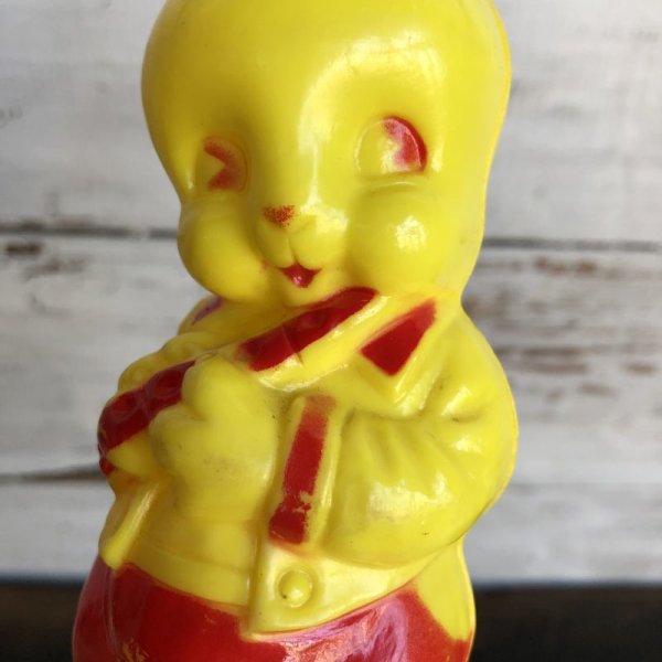 画像6: Vintage Bunny Plastic Shaker Baby Toy (S742) (6)