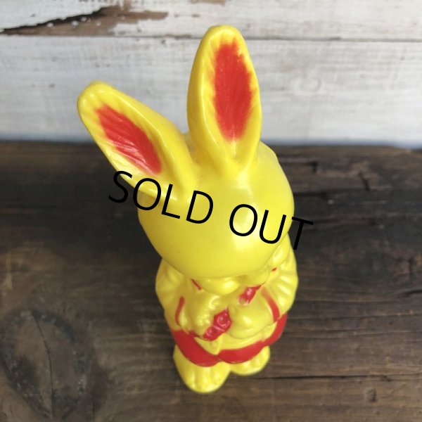 画像5: Vintage Bunny Plastic Shaker Baby Toy (S742) (5)
