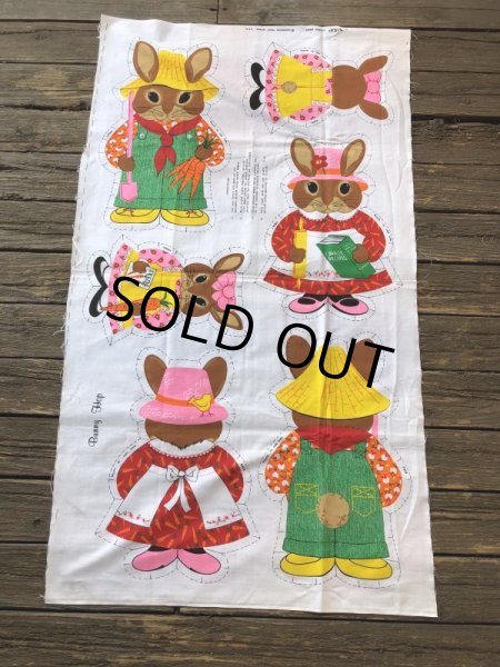 画像2: Vintage Rabbit Family Farmer Fabric Pillow Cushion Panel (S760) (2)