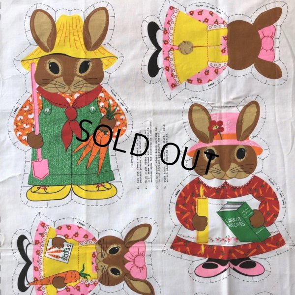 画像3: Vintage Rabbit Family Farmer Fabric Pillow Cushion Panel (S760) (3)