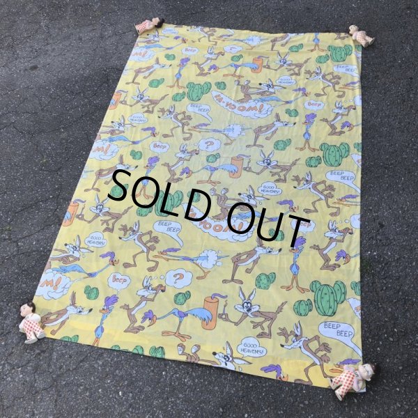 画像2: 70s Vintage Fabric Twin Flat  Road Runner & Wile E. Coyote (S815) (2)