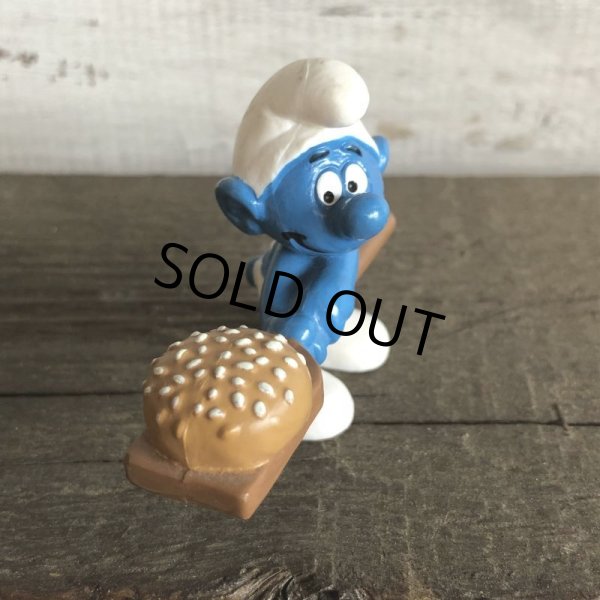 画像2: 1996 McDonald's Happy Meal Bread Smurf PVC (S911) (2)