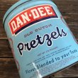 画像9: Vintage DAN DEE Pretzel 2 1/2 Pounds Tin Can (T140) (9)