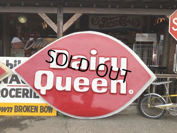 画像2: Vintage DAIRY QUEEN Huge Sign (T217) (2)