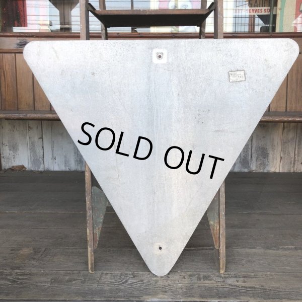 画像2: Vintage Road Sign YIELD (T221) (2)