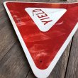 画像7: Vintage Road Sign YIELD (T222) (7)