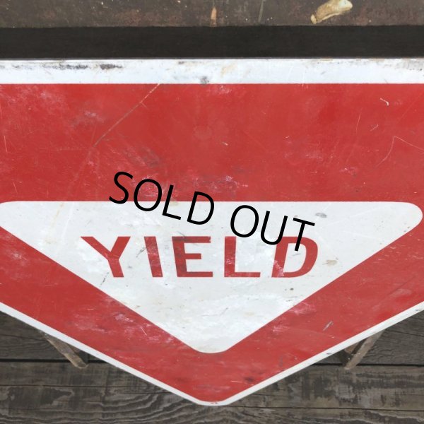 画像2: Vintage Road Sign YIELD (T223) (2)
