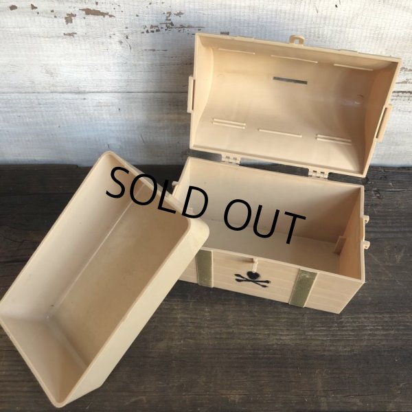 画像3: 70s Vintage Cap'n Crunch Treasure box (T317) (3)