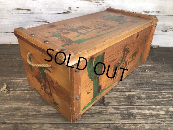 画像2: Vintage U.S.A Cowboy Wooden Chet Box (T369) 　 (2)