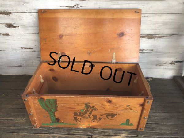 画像8: Vintage U.S.A Cowboy Wooden Chet Box (T369) 　 (8)