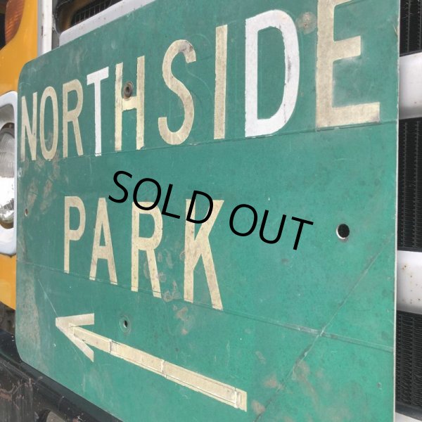 画像4: Vintage Road Sign NORTH SIDE PARK ← (T371) (4)