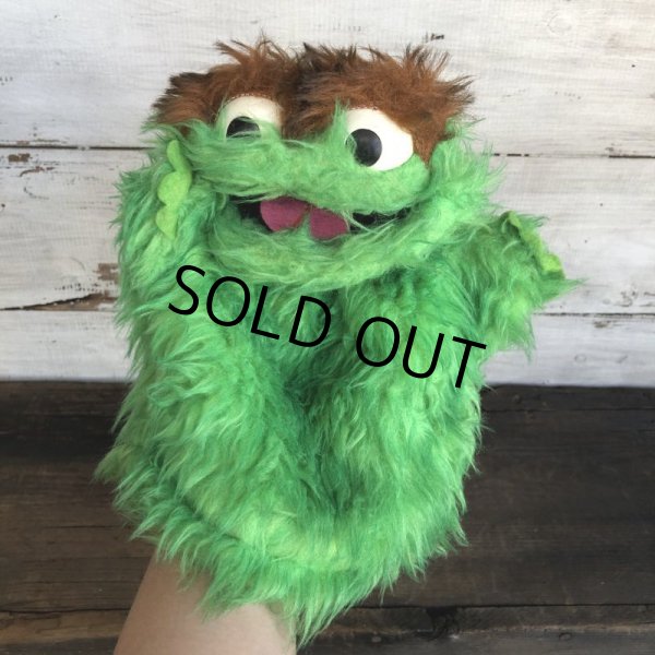 画像1: Vintage Knickerbocker Sesame Street Oscar Hand Puppet Doll (T408) (1)