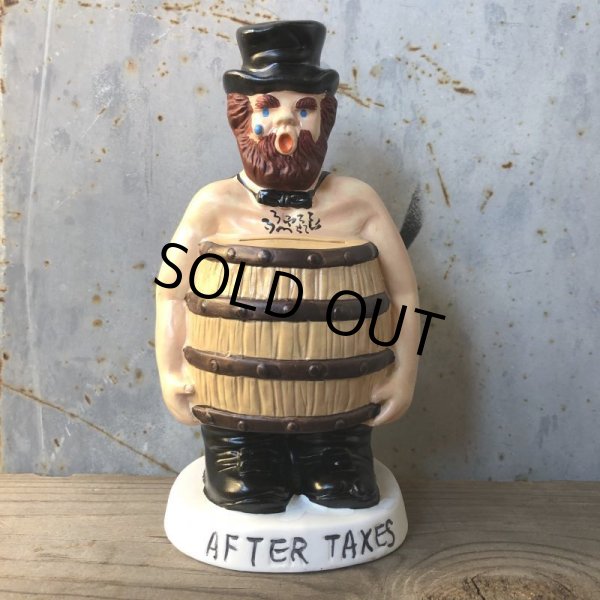 画像1: Vintage Before After Taxes Man Ceramic Statue Bank (T608) (1)