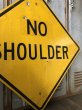 画像4: Vintage Road Sign NO SHOULDER (T643) (4)