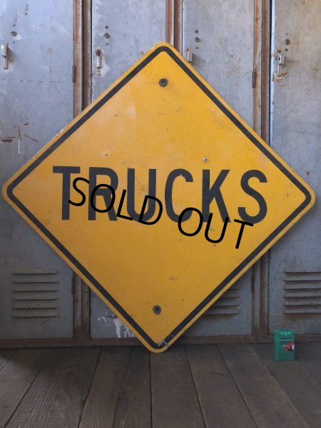 画像1: Vintage Road Sign TRUCK (T630) (1)