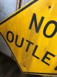 画像3: Vintage Road Sign NO OUTLET (T642) (3)