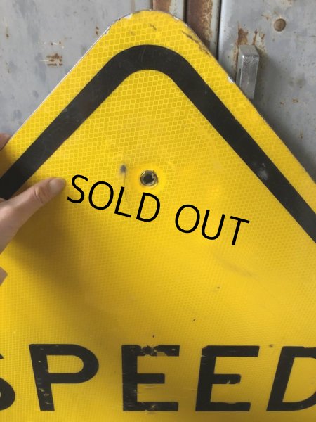 画像2: Vintage Road Sign SPEED HUMP (T649) (2)