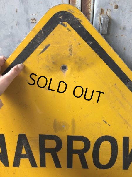 画像2: Vintage Road Sign NARROW ROAD (T648) (2)