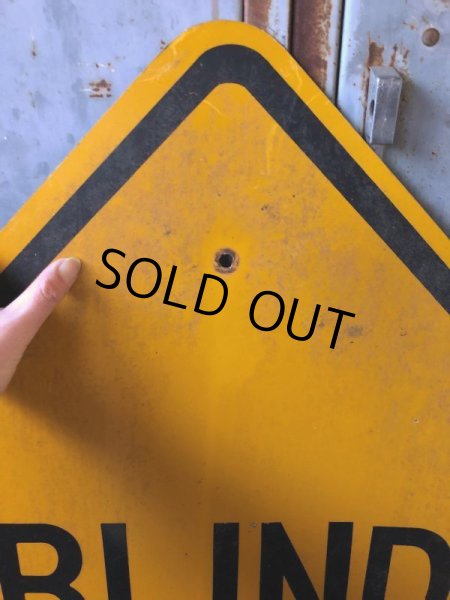 画像2: Vintage Road Sign BLIND DRIVEWAY (T627) (2)