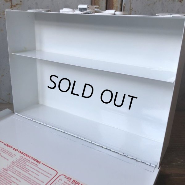 画像8: Vintage #25 BULK First Aid Kit Mettal Box Cabinet (Ｔ808） (8)