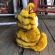 画像4: Vintage Dakin Garfield Plush Doll (T893) (4)