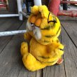 画像2: Vintage Dakin Garfield Plush Doll (T893) (2)