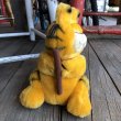 画像2: Vintage Dakin Garfield Plush Doll (T890) (2)