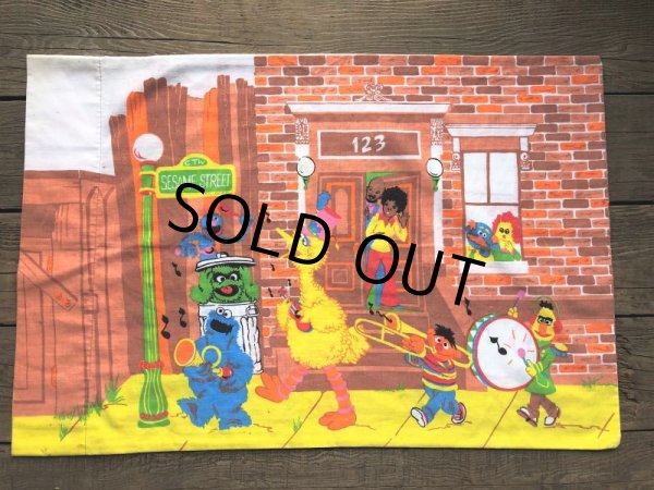 画像2: Vintage Pillow Case Sesame Street (T904) (2)