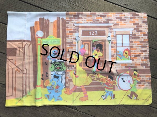 画像2: Vintage Pillow Case Sesame Street (T905) (2)