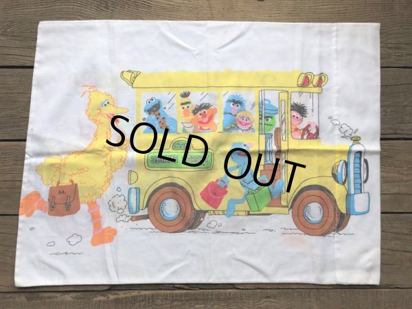 画像2: Vintage Pillow Case Sesame Street (T907) (2)