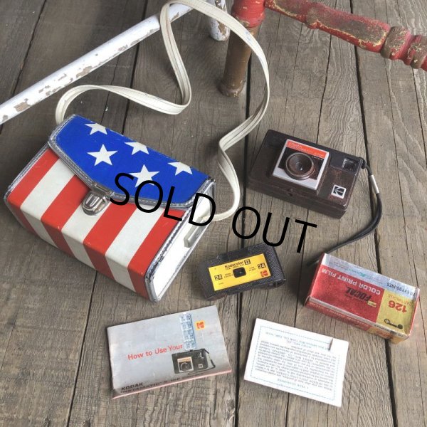 画像2: Vintage Groovy American Old Glory Stars and Stripes Camera Case (T908)   (2)