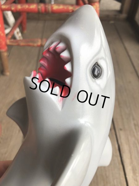 画像4: 1970s Vintage Play Pal JAWS Vinyl Plastic Bank Hard to Find (B199) (4)