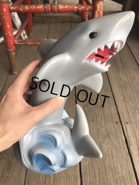 画像2: 1970s Vintage Play Pal JAWS Vinyl Plastic Bank Hard to Find (B199) (2)