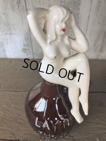 画像2: Vintage Japan Nude Naked Pin-up Girl Ceramic Decanter  Lay Off .. (B202) (2)