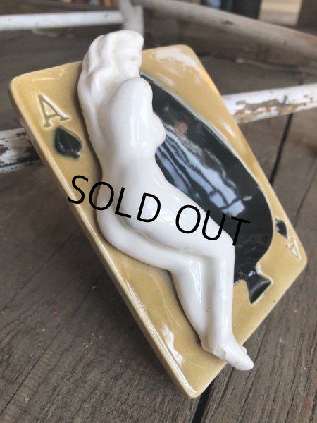 画像2: Vintage Japan Nude Naked Pin-up Girl Ceramic Ashtray (B201) (2)