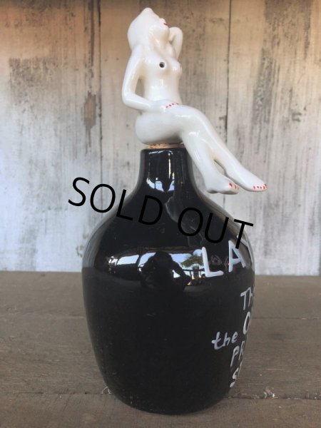 画像4: Vintage Japan Nude Naked Pin-up Girl Ceramic Decanter  Lay Off .. (B204) (4)