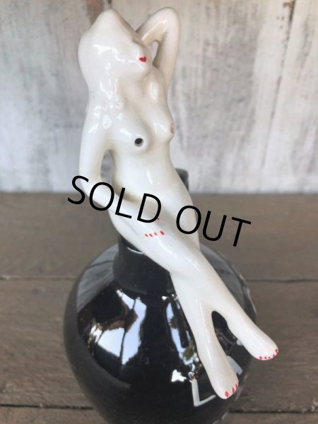 画像3: Vintage Japan Nude Naked Pin-up Girl Ceramic Decanter  Lay Off .. (B204) (3)