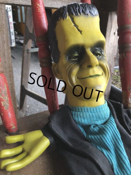 画像2: 60s Vintage Mattel The Munsters TV Show Herman Tanking Hand Puppet Doll (B216)  (2)